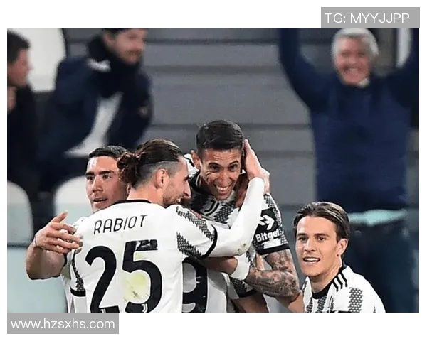 足球场惊现神秘球星引爆全场观众惊叹是谁让全场为之一振 足球场惊现神秘球星引爆全场观众惊叹是谁让全场为之一振